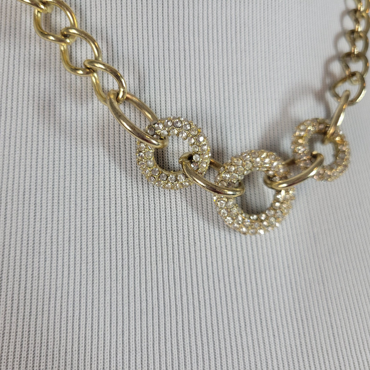 Gold Tone Rhinestone Interlocking Ring Chunky Chain Collar Necklace 16-19" N32E