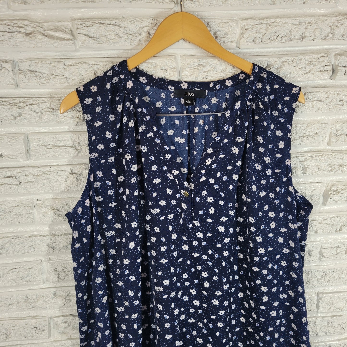 Ellos Plus Size 20 Blouse Blue White Floral Sleeveless V Neck Top Button FLO102E