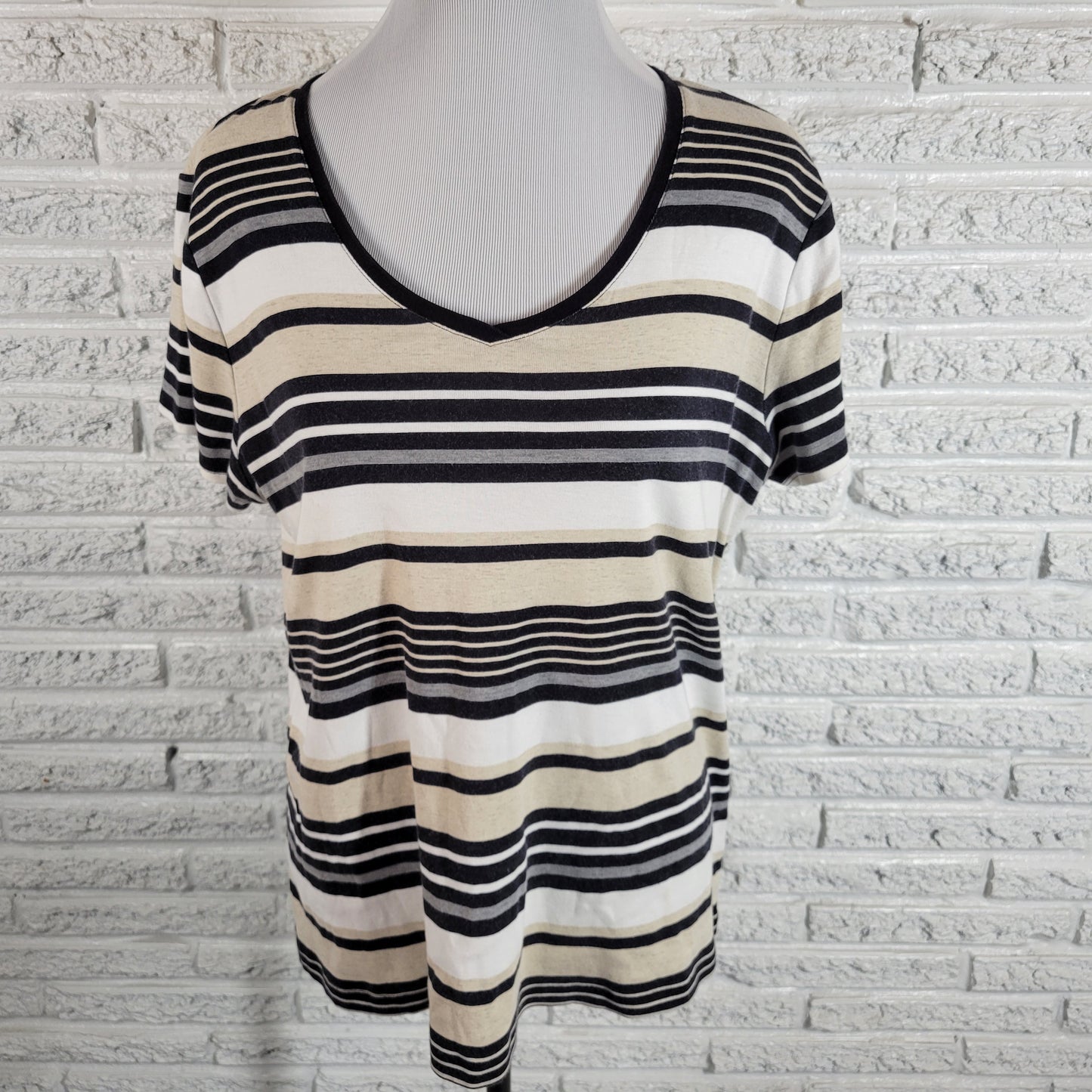 Croft & Barrow Striped Tee XL Black Gray V-Neck Cotton Short Sleeve Top STR165E