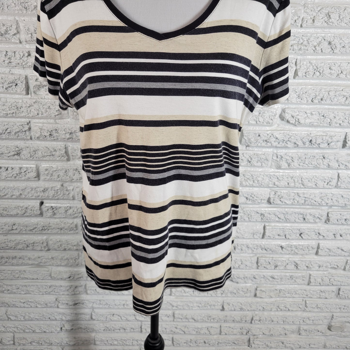 Croft & Barrow Striped Tee XL Black Gray V-Neck Cotton Short Sleeve Top STR165E
