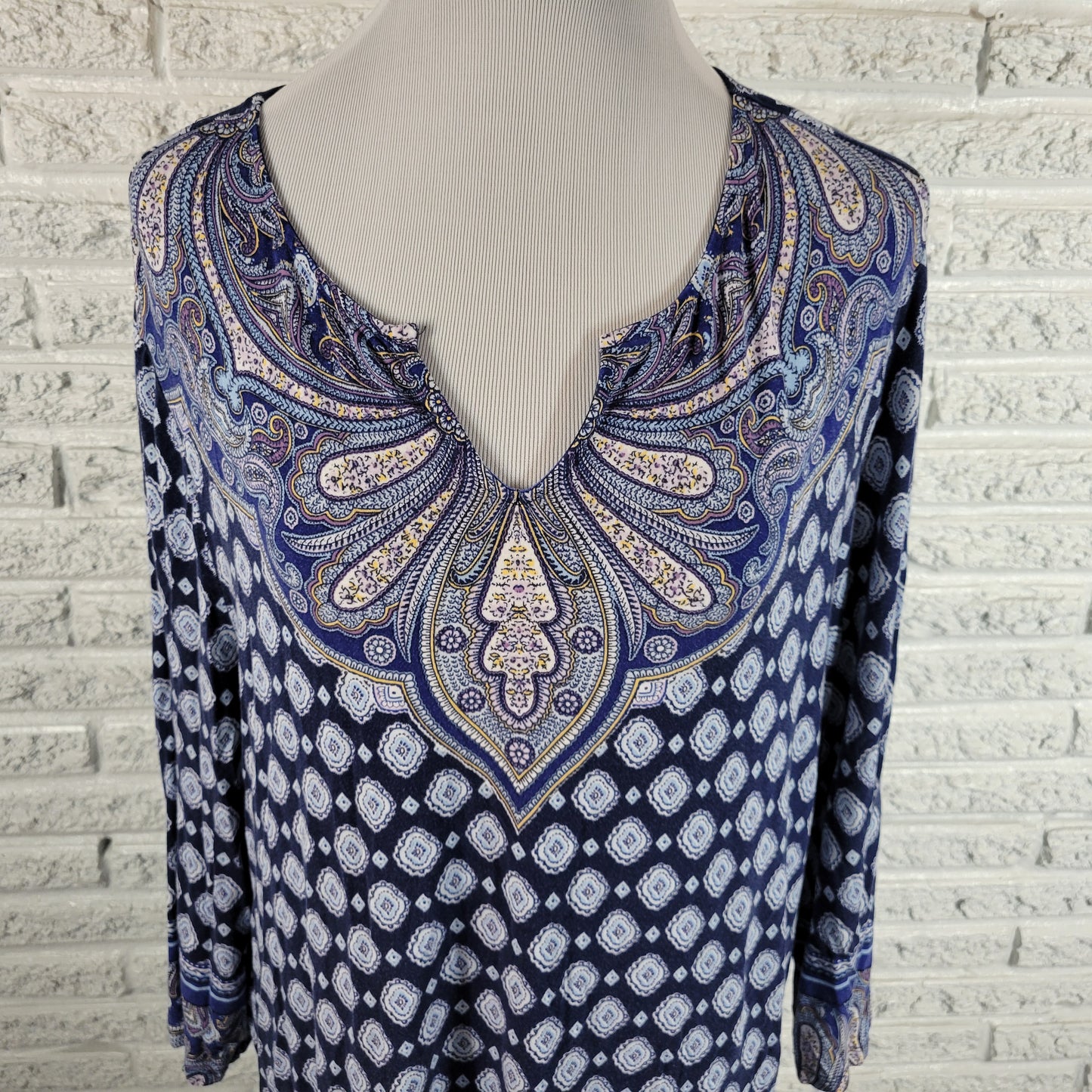 Chicos Geometric Top XL Blue 3/4 Sleeve V-Neck Rayon Spandex Pullover GEO22E