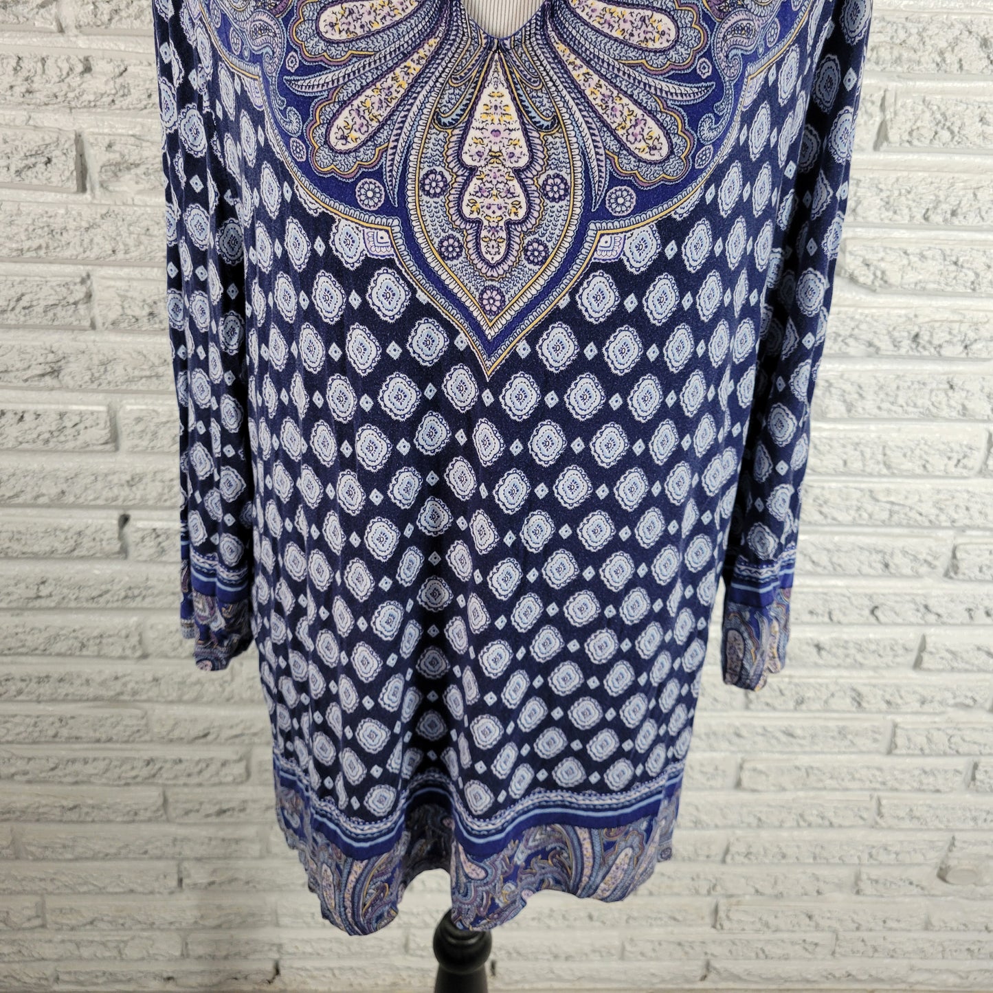 Chicos Geometric Top XL Blue 3/4 Sleeve V-Neck Rayon Spandex Pullover GEO22E