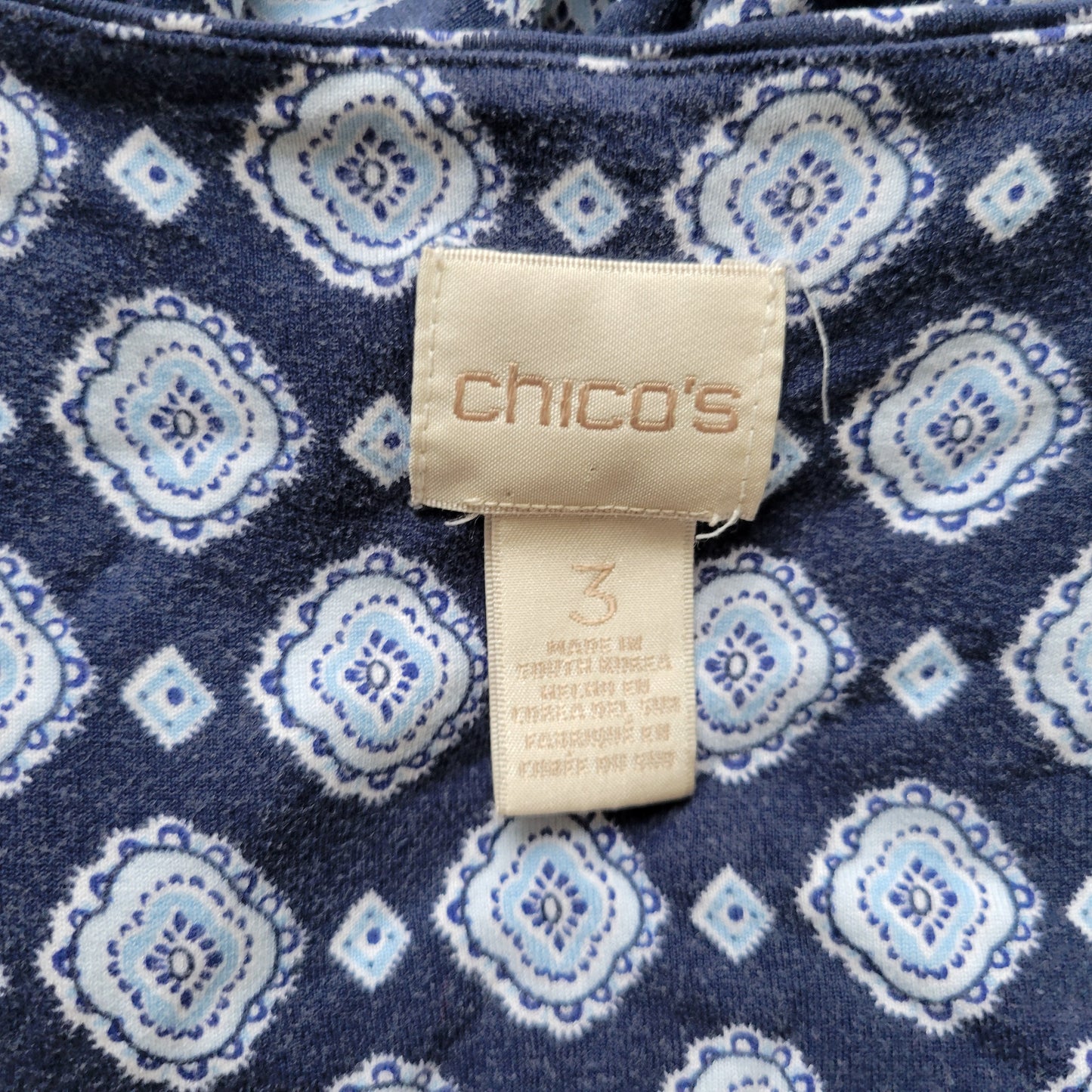 Chicos Geometric Top XL Blue 3/4 Sleeve V-Neck Rayon Spandex Pullover GEO22E