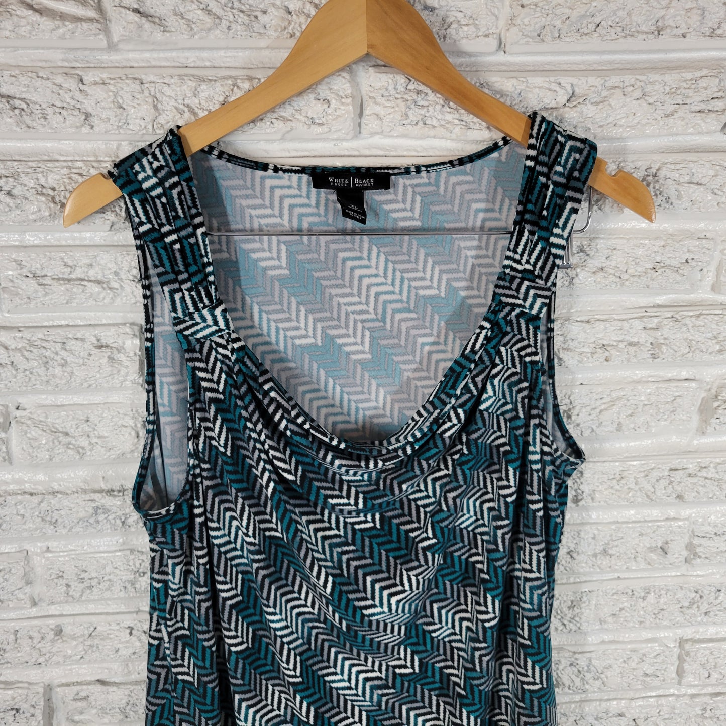 White House Black Market XL Tank Top Geometric Zig Zag Draped Neck Travel GEO55E
