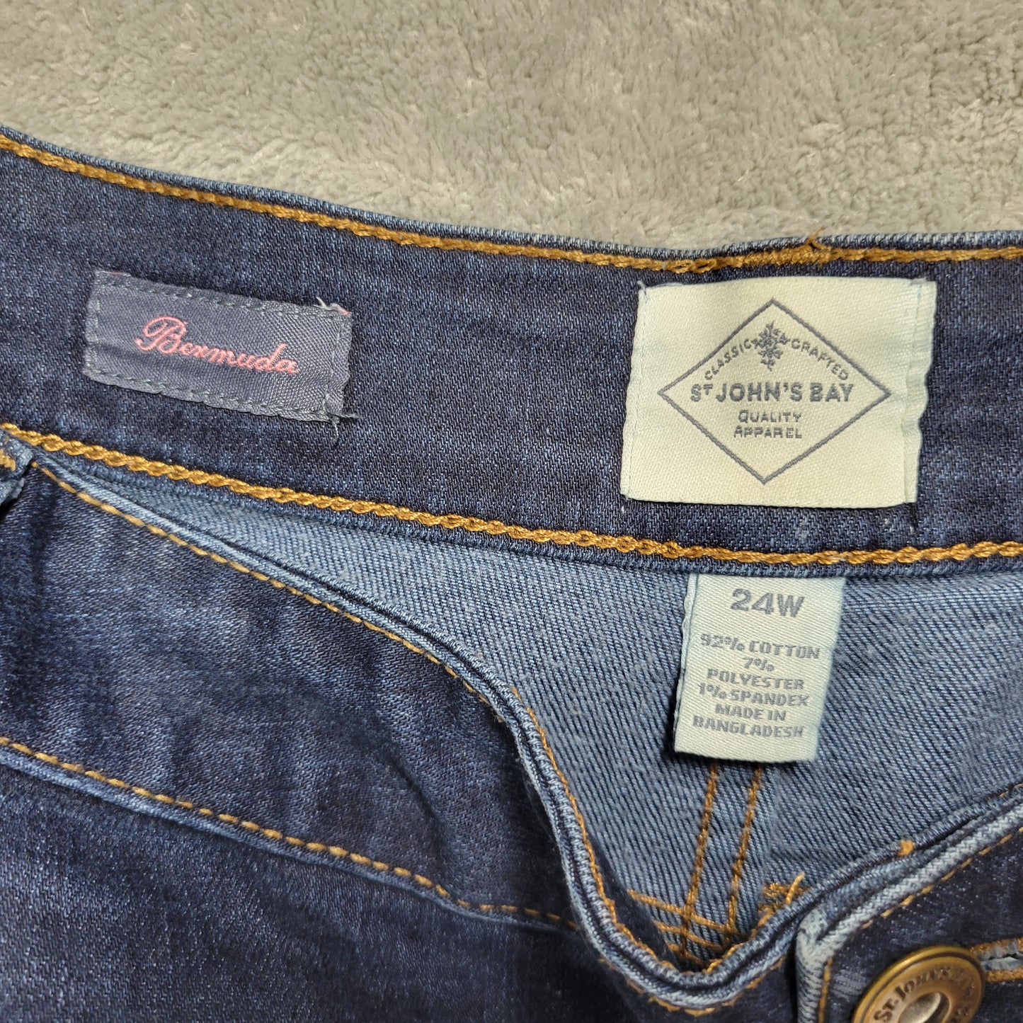 St John's Bay Womens Bermuda Shorts Size 24W Dark Wash Denim Stretch SHO6E