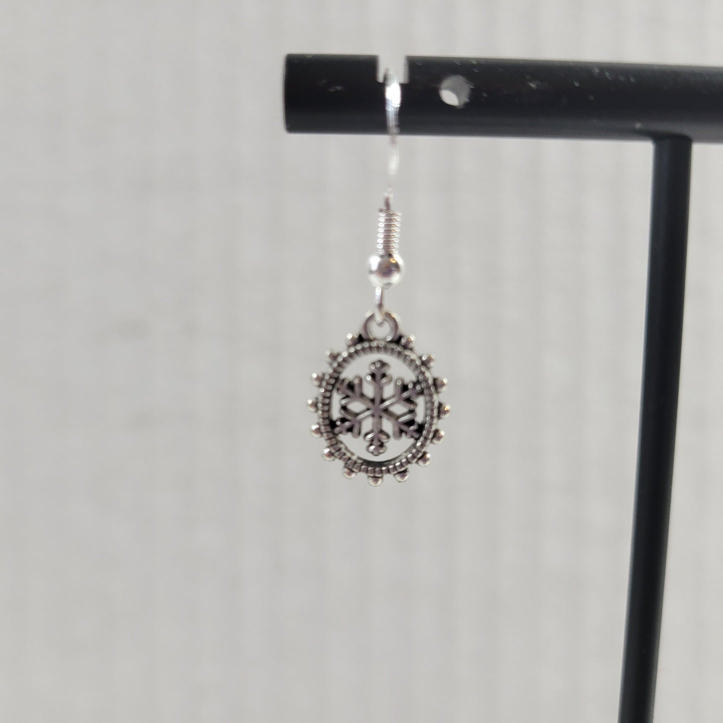Silver Framed Snowflake Dangle Earrings Winter Christmas Charm Jewelry New E144E