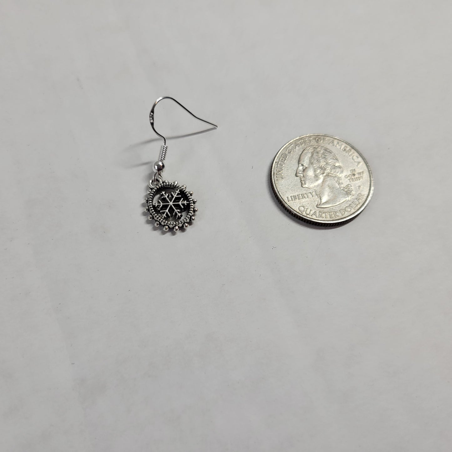 Silver Framed Snowflake Dangle Earrings Winter Christmas Charm Jewelry New E144E