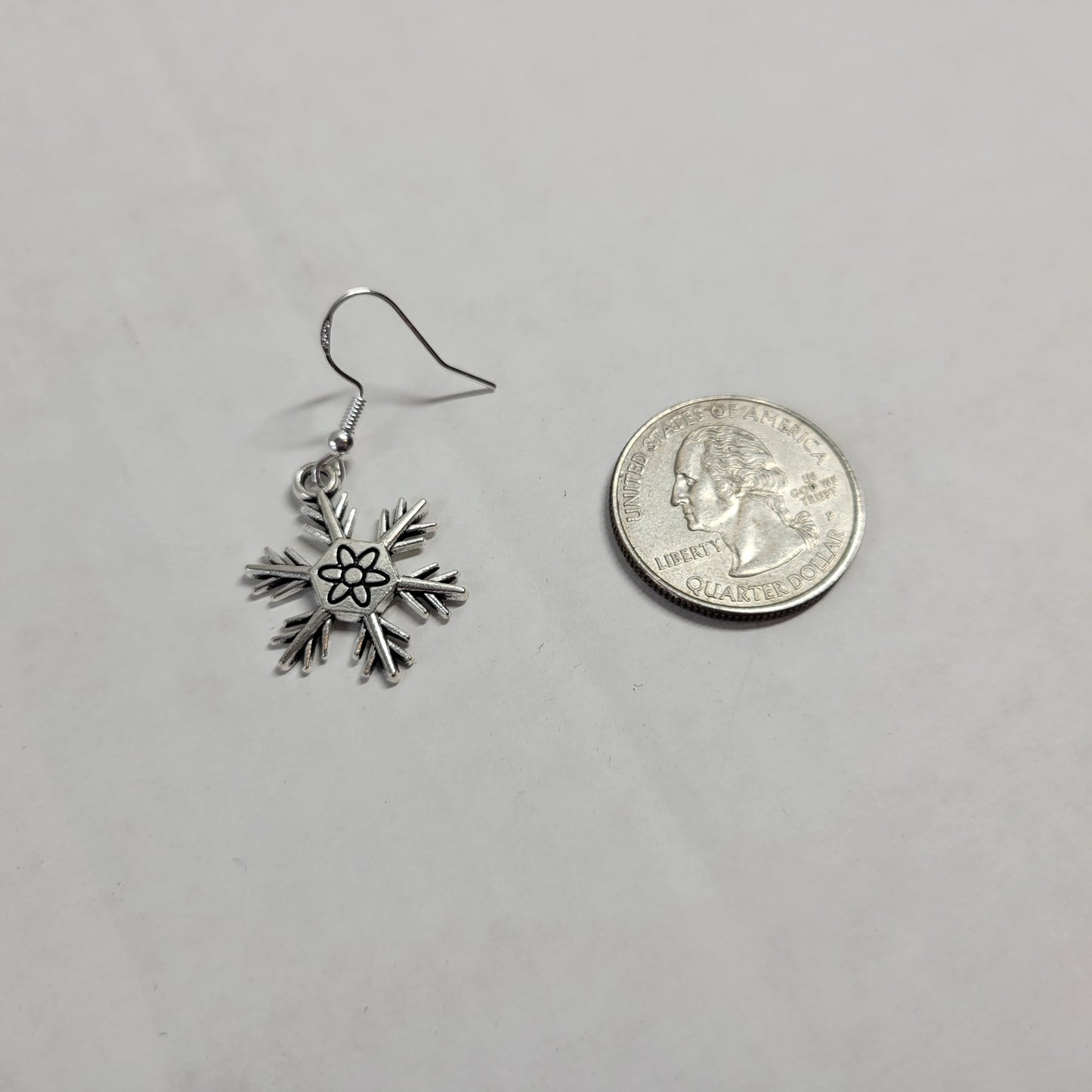Silver Snowflake Dangle Earrings Flower Center Winter Christmas Charm Gift E146E