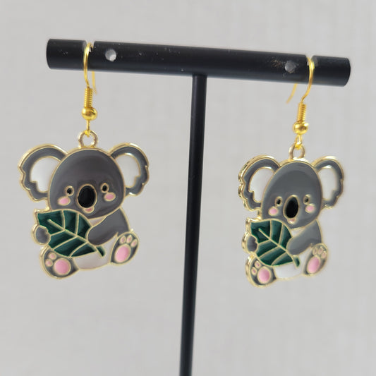 Cute Koala Bear Enamel Dangle Earrings Gold Tone Eucalyptus Leaf Animal E148E