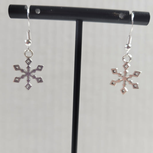 Silver Tone Snowflake Drop Earrings Winter Holiday Charm Xmas Gift Pierced E157E