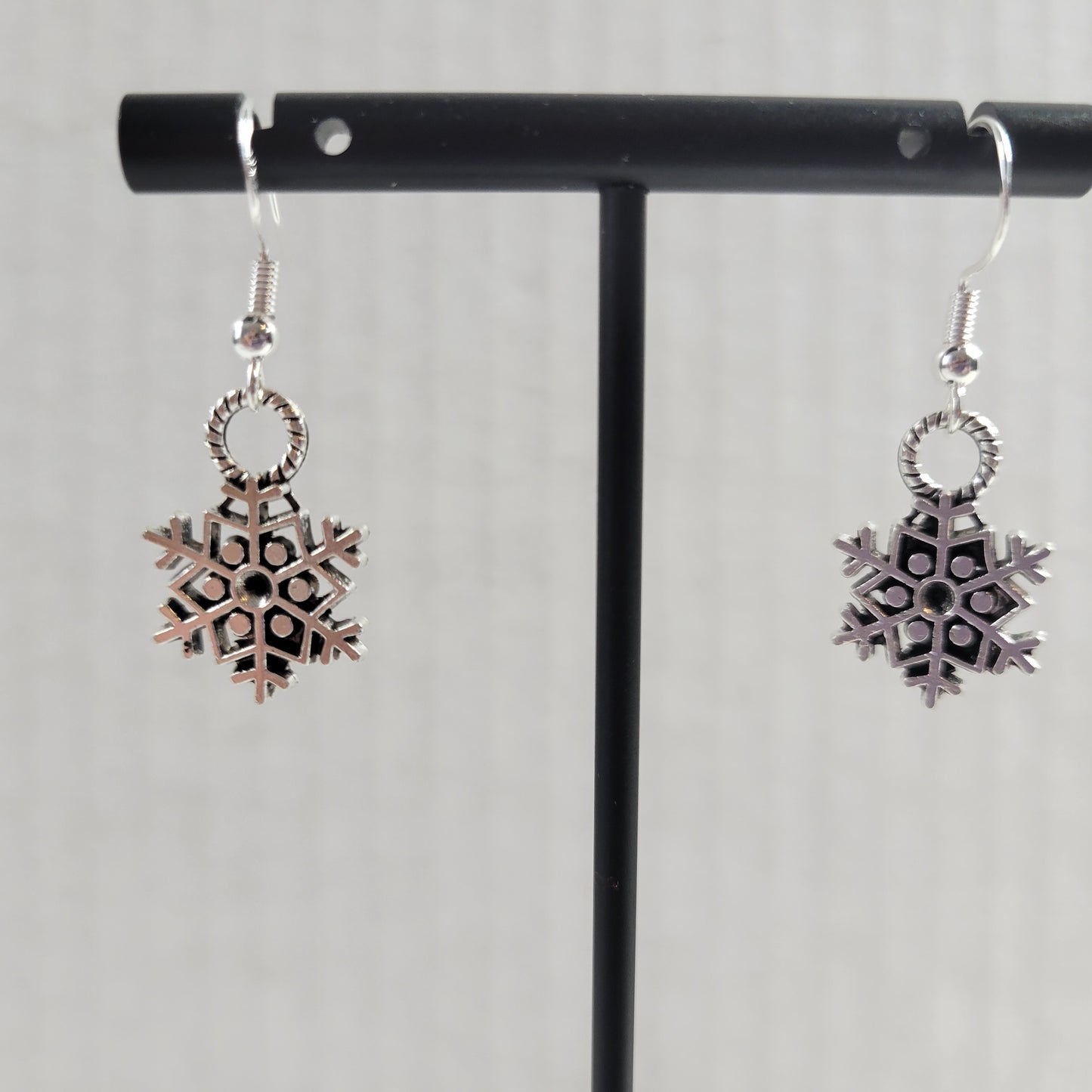 Silver Snowflake Drop Earrings Winter Holiday Charm Jewelry Xmas Present E158E