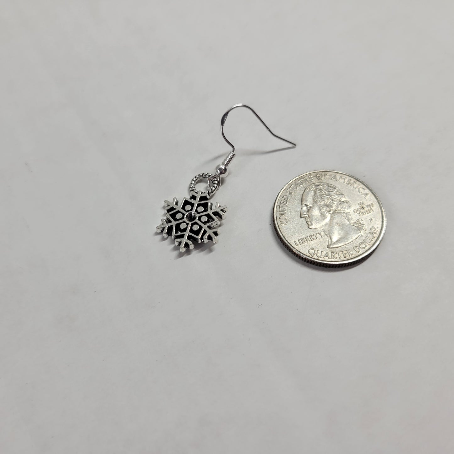 Silver Snowflake Drop Earrings Winter Holiday Charm Jewelry Xmas Present E158E