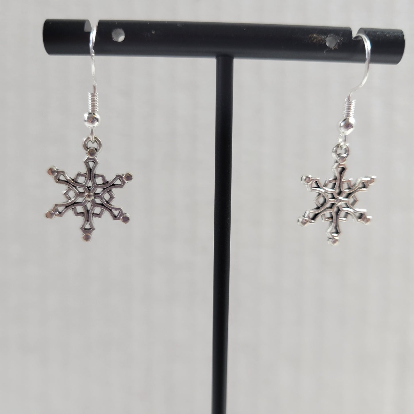 Silver Snowflake Dangle Earrings Winter Christmas Holiday Charm Jewelry E161E