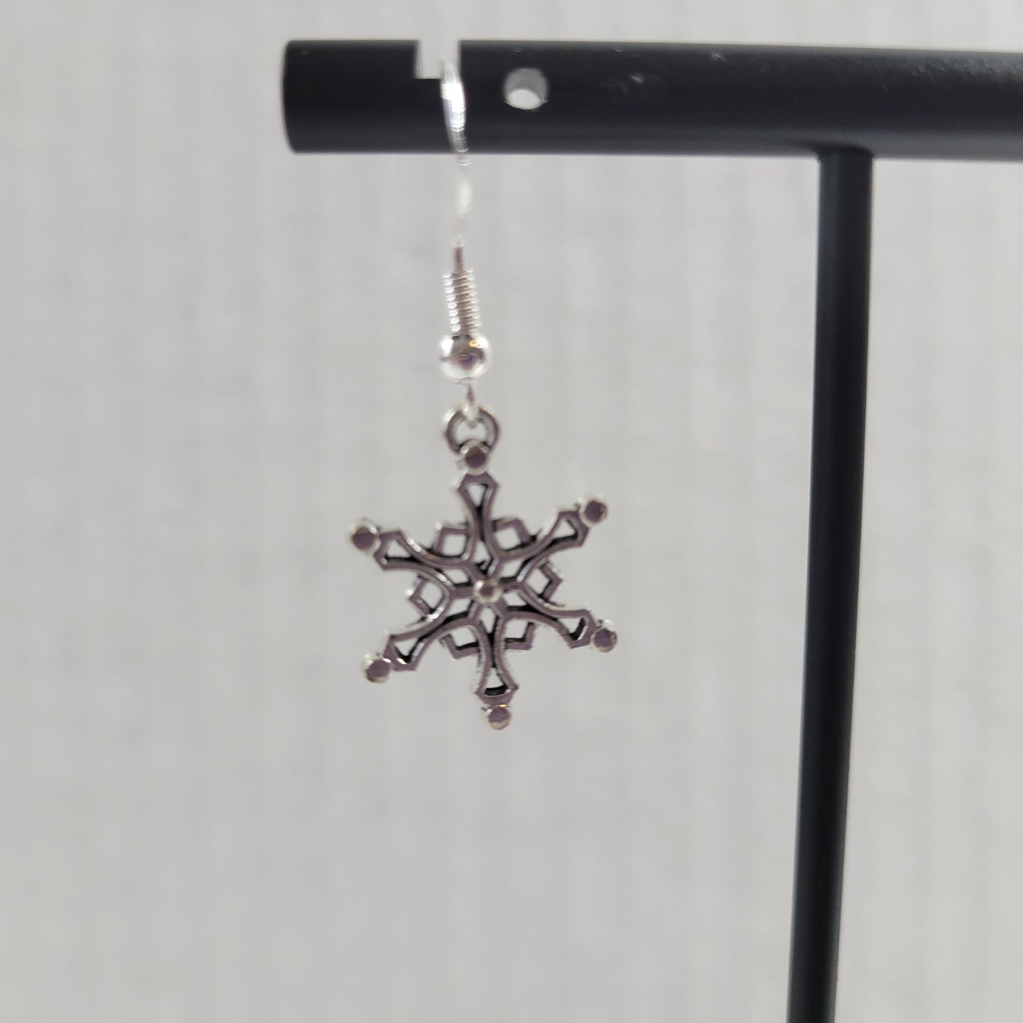 Silver Snowflake Dangle Earrings Winter Christmas Holiday Charm Jewelry E161E