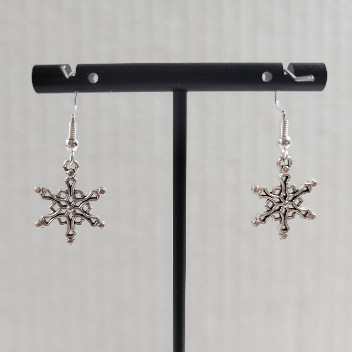 Silver Snowflake Dangle Earrings Winter Christmas Holiday Charm Jewelry E161E