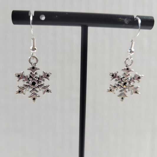 Silver Snowflake Dangle Earrings Antique Style Winter Christmas Jewelry E163E