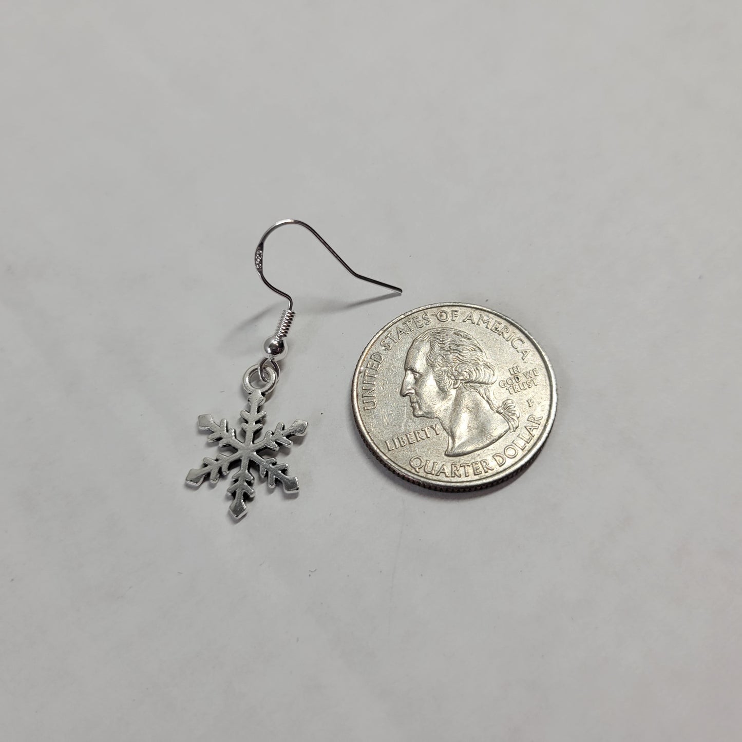Silver Snowflake Dangle Earrings Classic Winter Christmas Charm Jewelry E166E