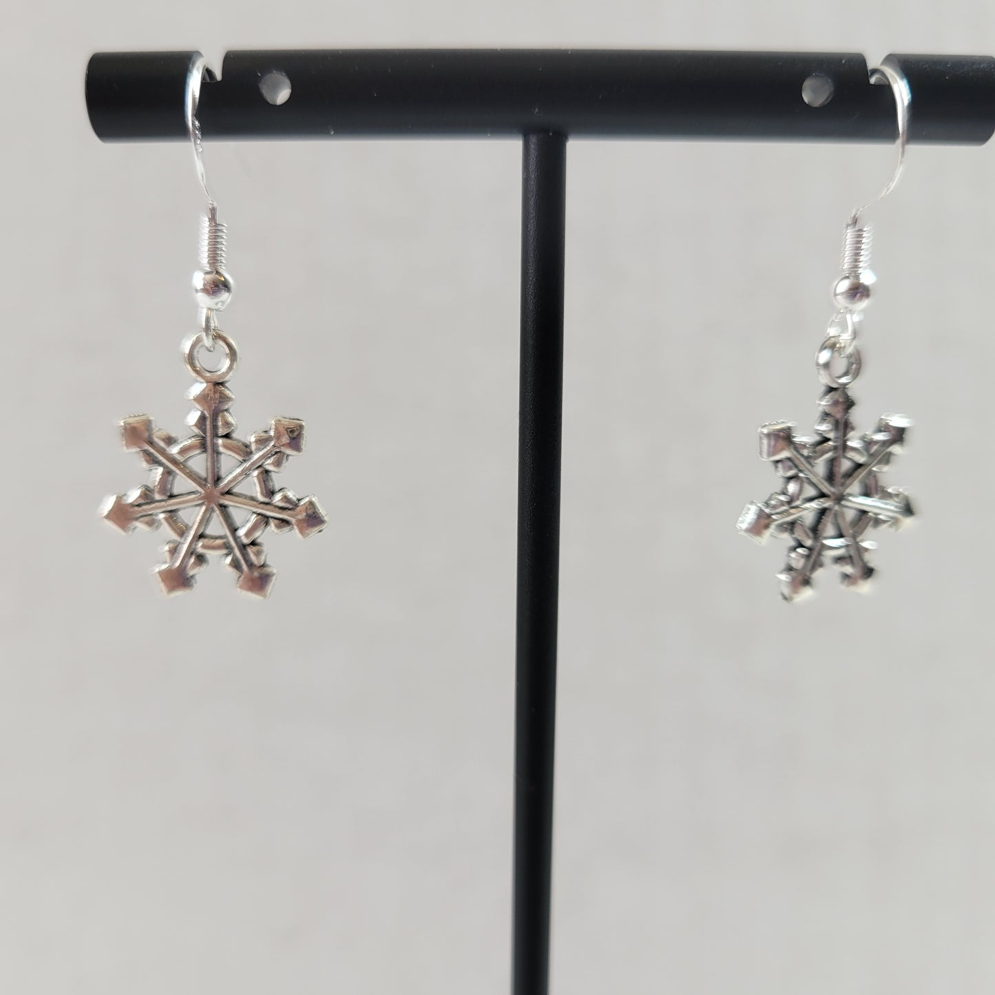 Silver Snowflake Dangle Earrings Winter Christmas Holiday Charm Jewelry E168E
