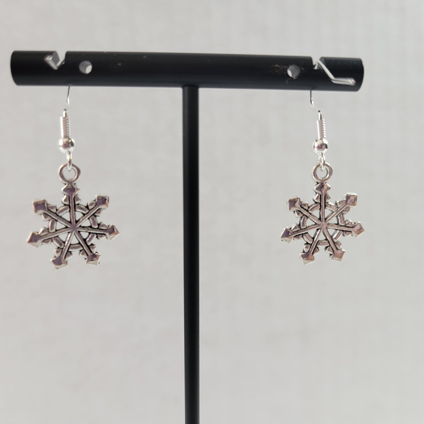 Silver Snowflake Dangle Earrings Winter Christmas Holiday Charm Jewelry E168E