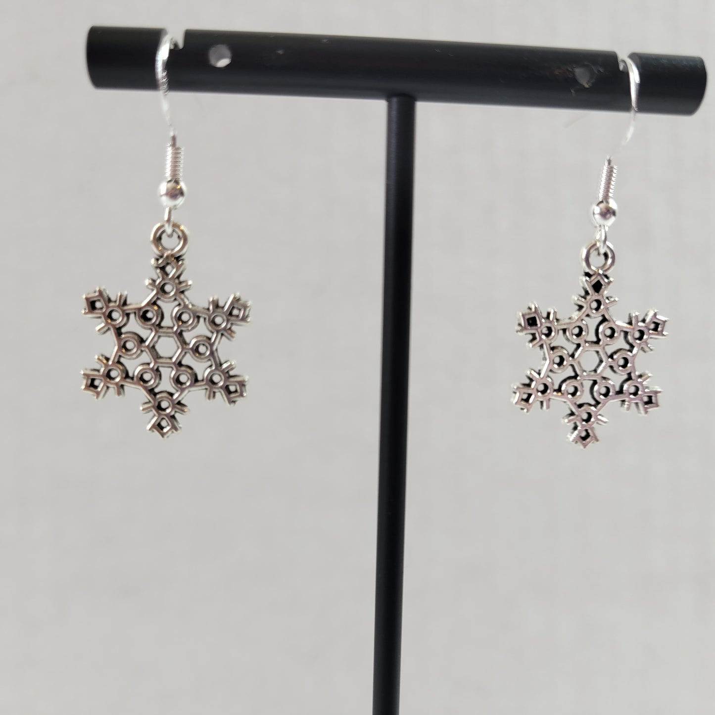 Silver Snowflake Dangle Earrings Filigree Winter Christmas Charm Jewelry E171E