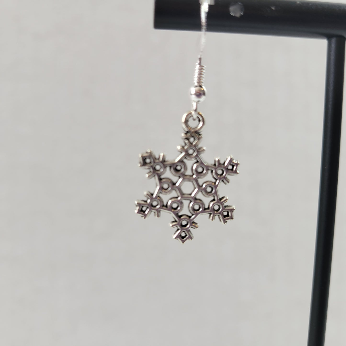 Silver Snowflake Dangle Earrings Filigree Winter Christmas Charm Jewelry E171E