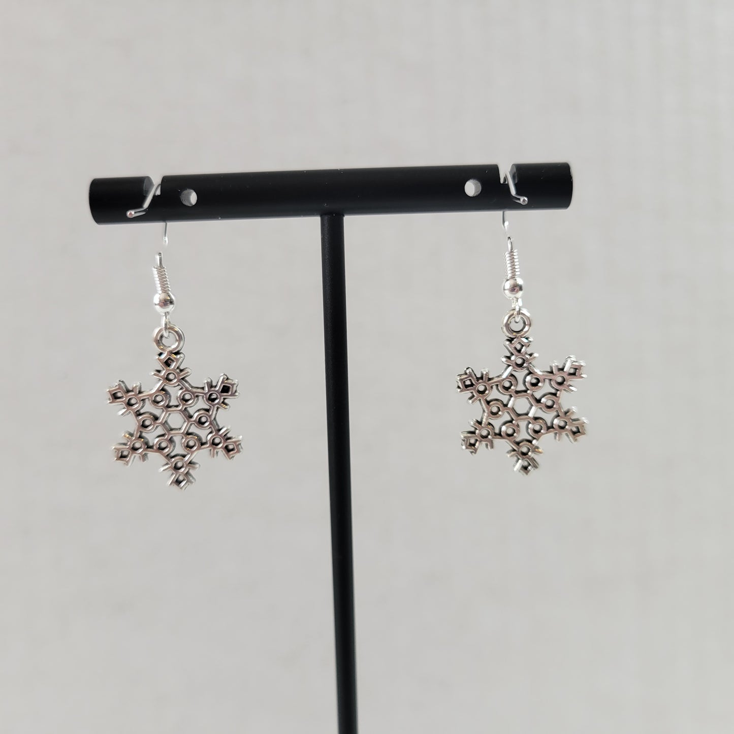Silver Snowflake Dangle Earrings Filigree Winter Christmas Charm Jewelry E171E