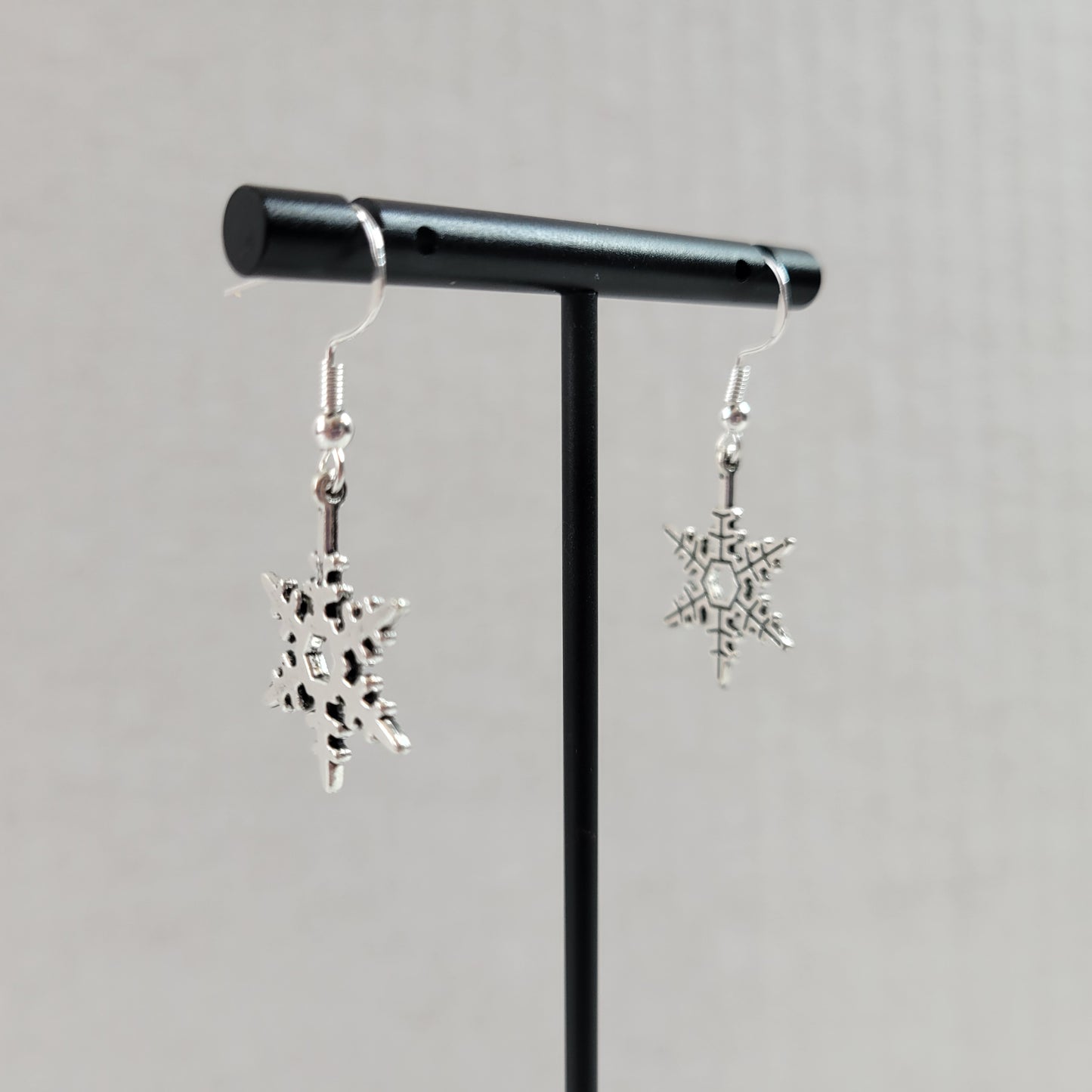 Silver Snowflake Dangle Earrings Small Winter Christmas Charm Drop Jewelry E172E