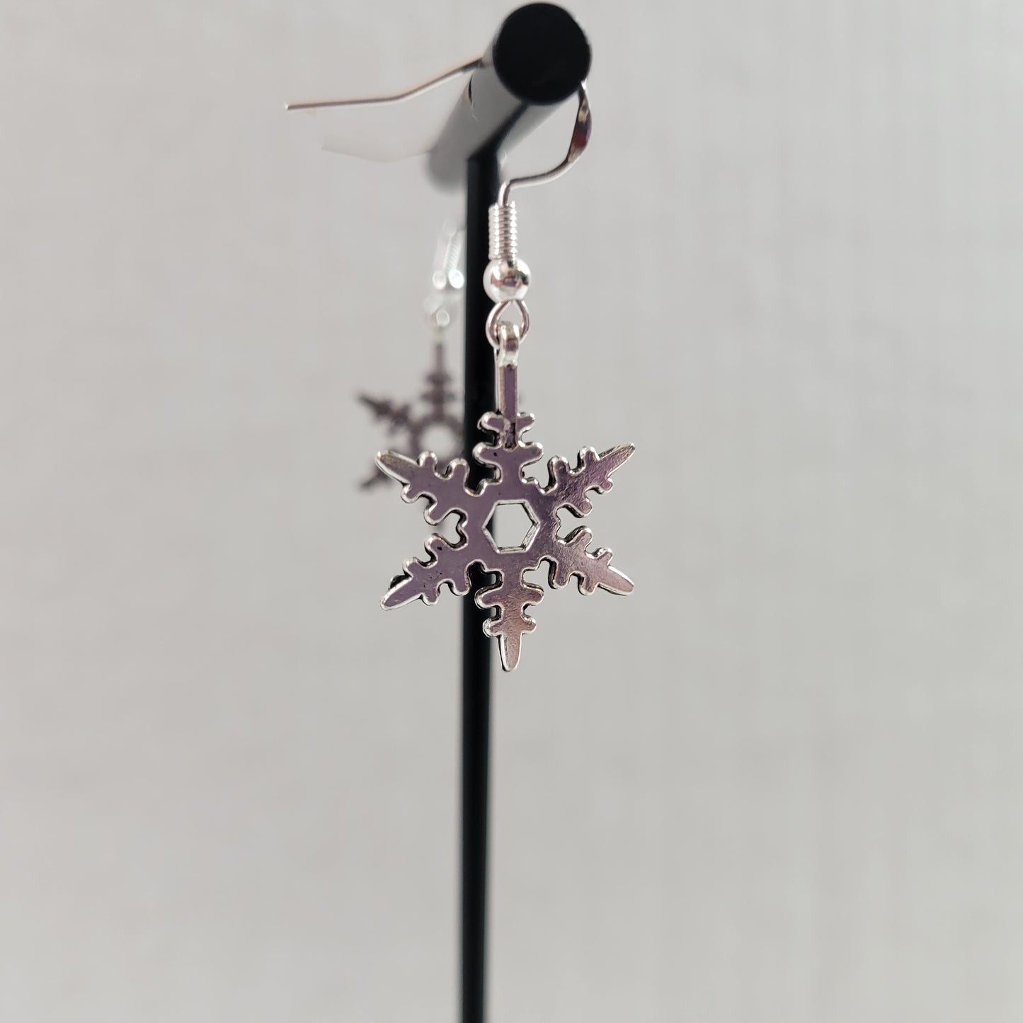 Silver Snowflake Dangle Earrings Small Winter Christmas Charm Drop Jewelry E172E