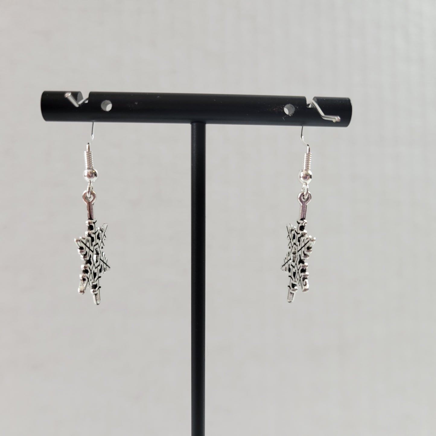Silver Snowflake Dangle Earrings Small Winter Christmas Charm Drop Jewelry E172E