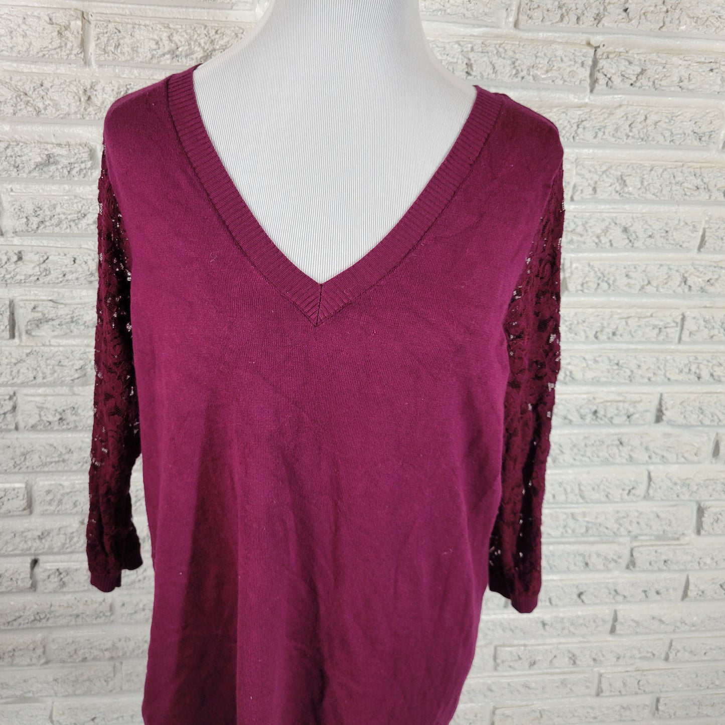 Torrid Purple V-Neck Sweater 2X Plus Lace Sleeve Solid Knit Stretchy PUR49E