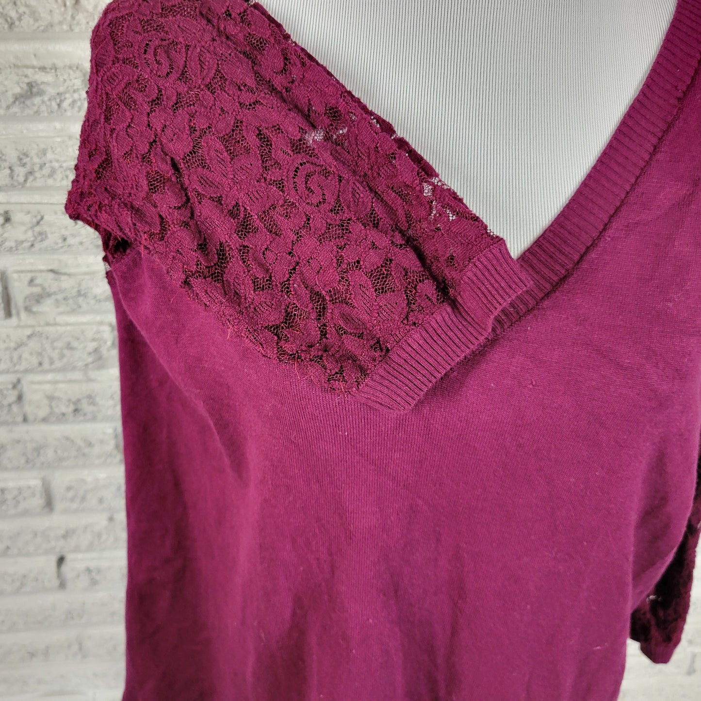 Torrid Purple V-Neck Sweater 2X Plus Lace Sleeve Solid Knit Stretchy PUR49E