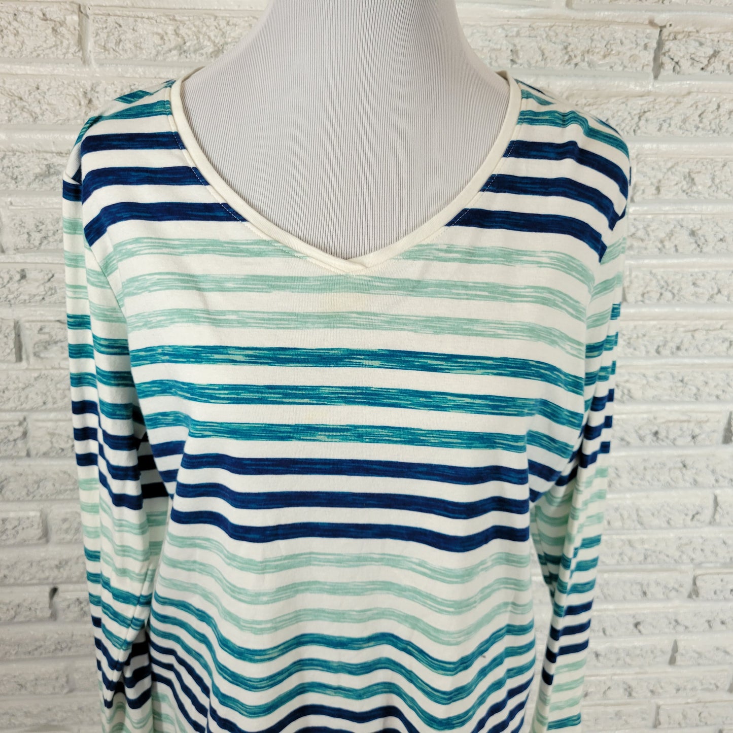 Croft & Barrow Striped Watercolor Tee XL Blue Green Cotton V-Neck STR9E