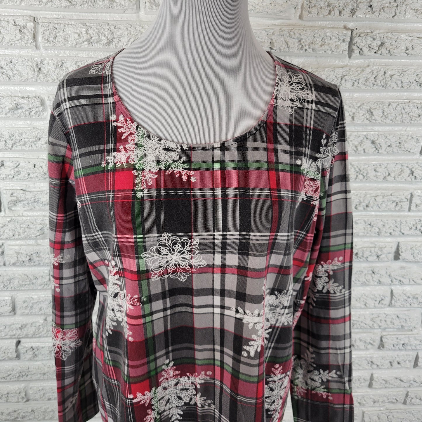 Kim Rogers XL Womens Plaid Snowflake Tee Long Sleeve T-Shirt Winter Top PLA58E