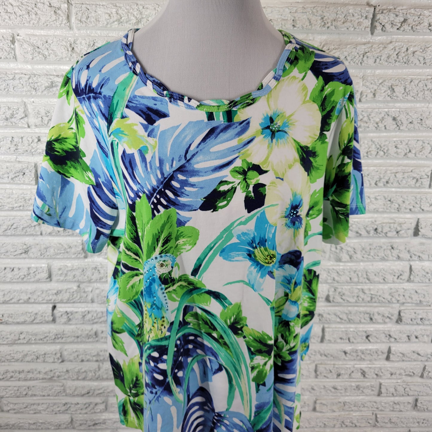 Alfred Dunner Top 1X Womens Blue Green Floral Blouse Rhinestone Parrot FLO237E