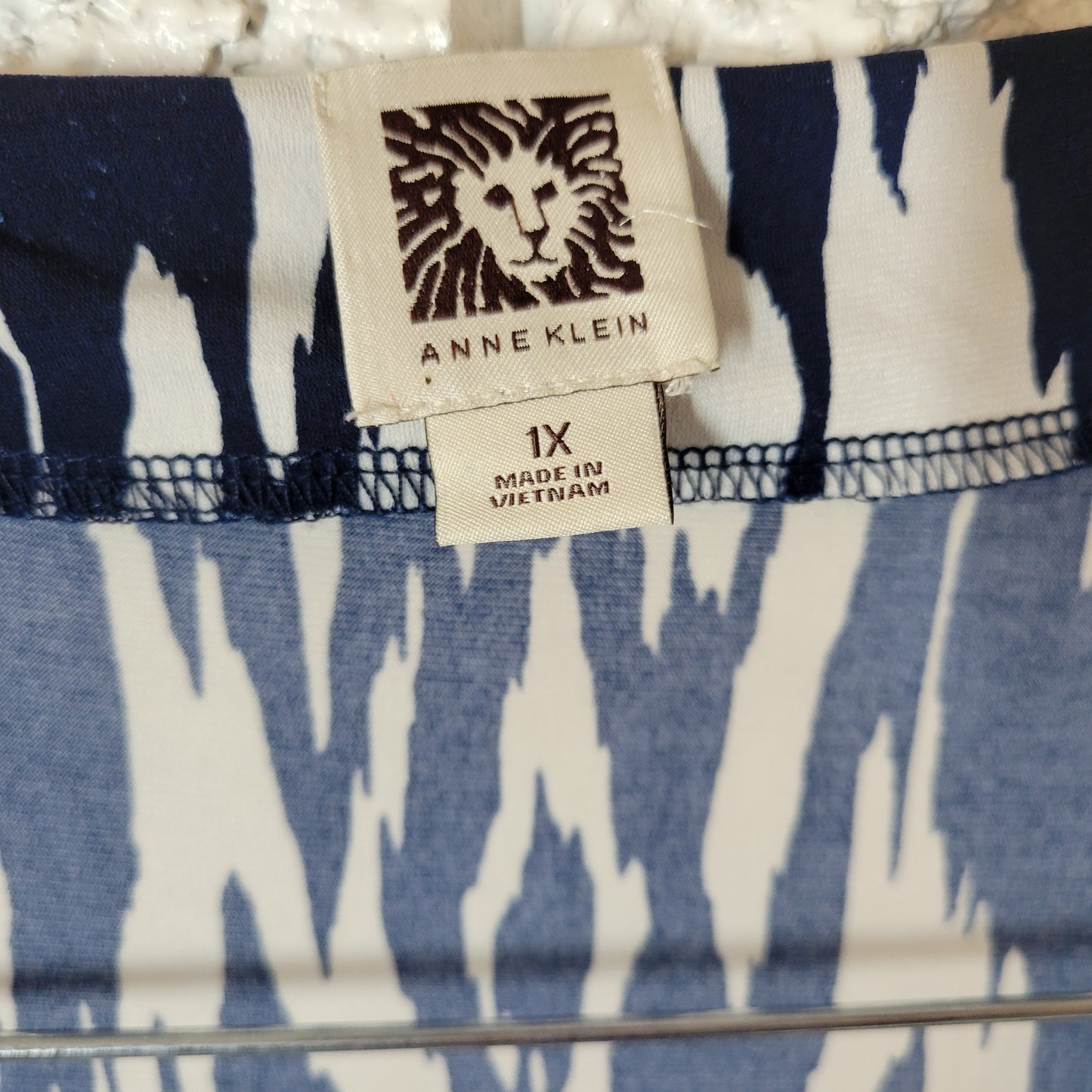 Anne Klein Top 1X Womens Blue White Watercolor Pleated Blouse Sleeveless WAT73E