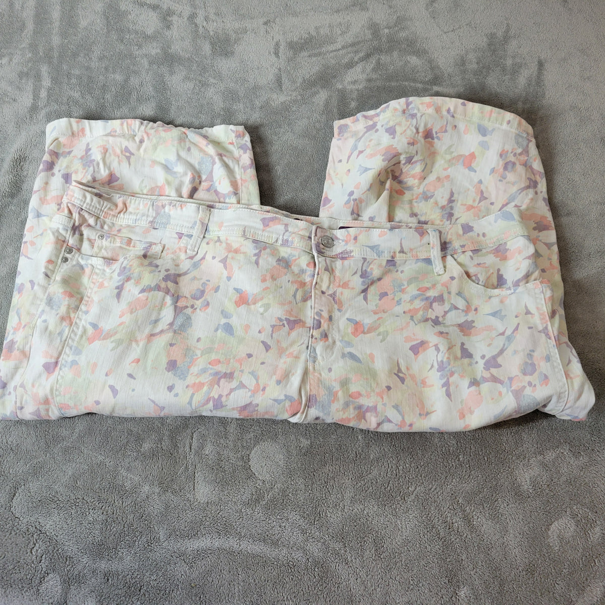 Gloria Vanderbilt Skimmer Shorts 24W Womens Floral Denim Pastel SH015E