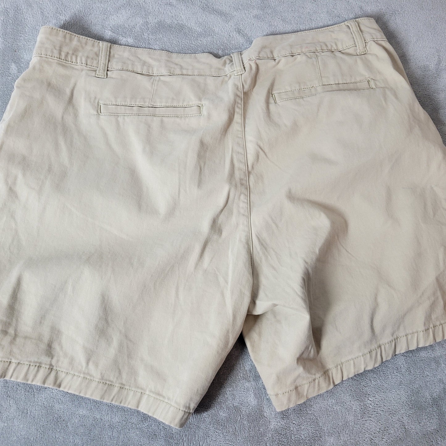St John's Bay Shorts 20W Womens Beige Chino Elastic Waist Stretch A6E