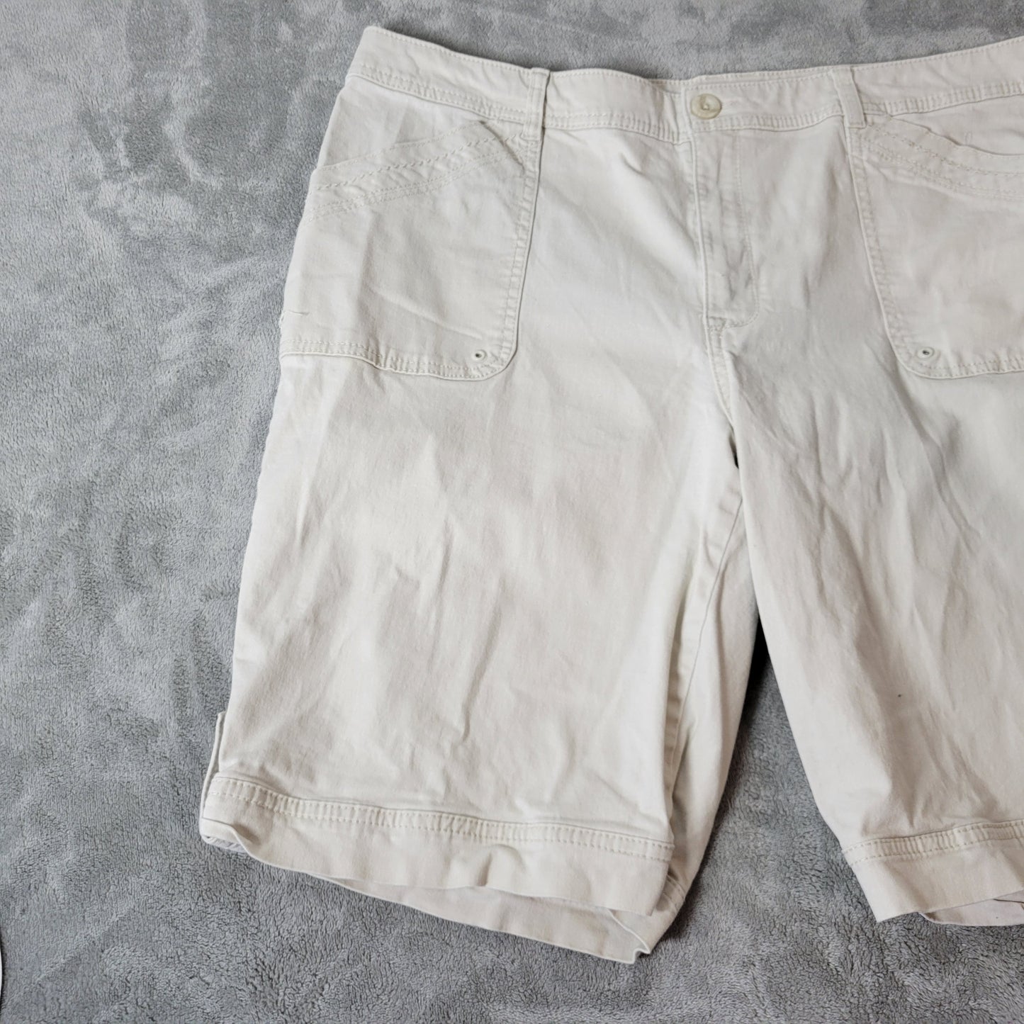Gloria Vanderbilt Shorts 18 Plus Womens Off White Casual Elastic Waist WHI9E