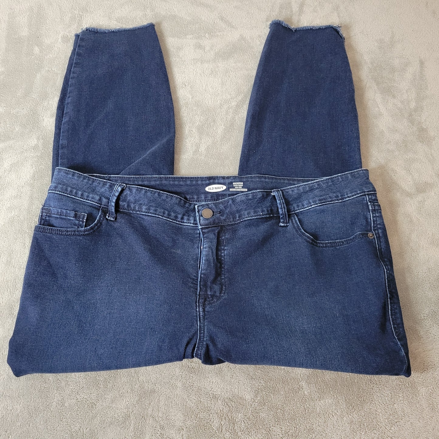 Old Navy Rockstar Super Skinny Jeans Size 20S 20 Short Dark Distressed SKI28E