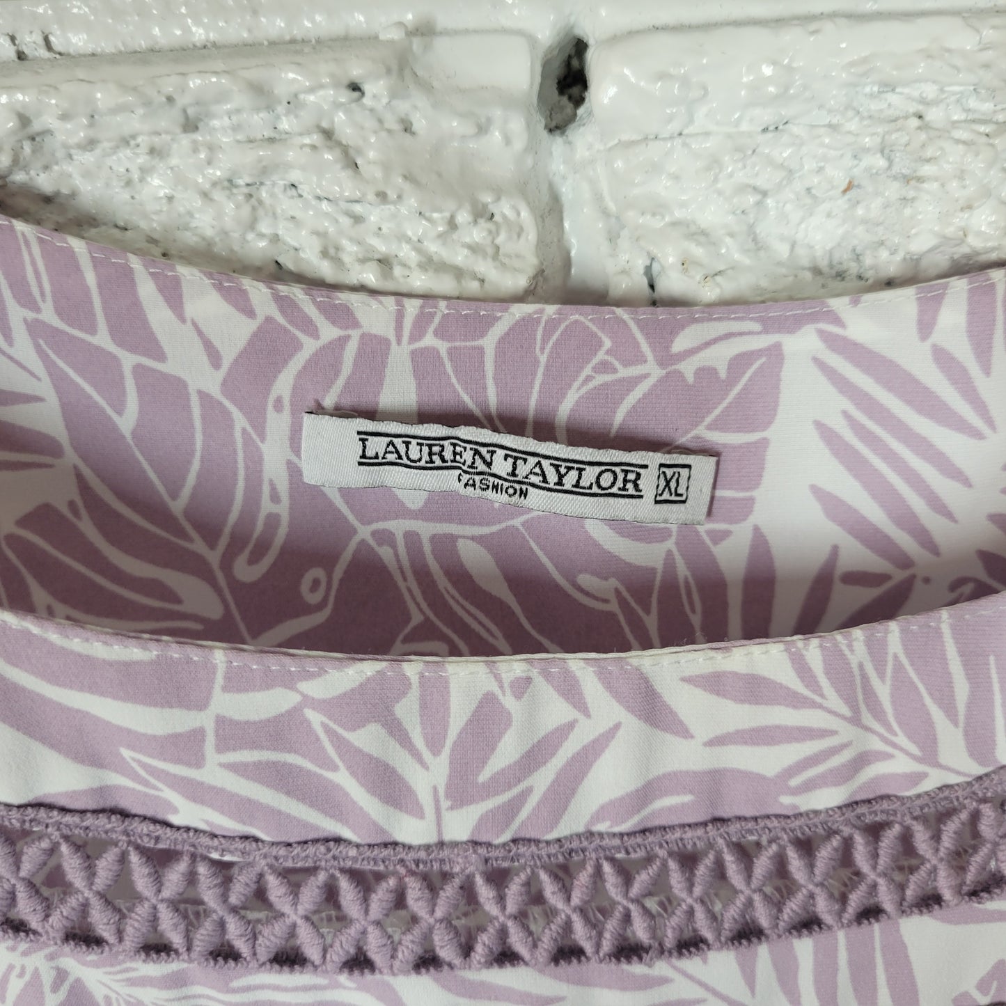 Lauren Taylor Womens XL Dress Purple White Tropical Palm Leaf Lace Trim FLO243E