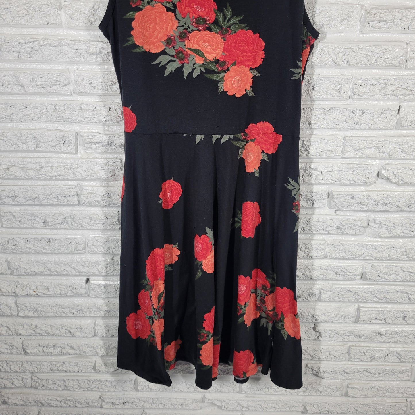 LuLaRoe Fit Flare Dress Womens XL Black Red Floral Tank Sleeveless FLO237E