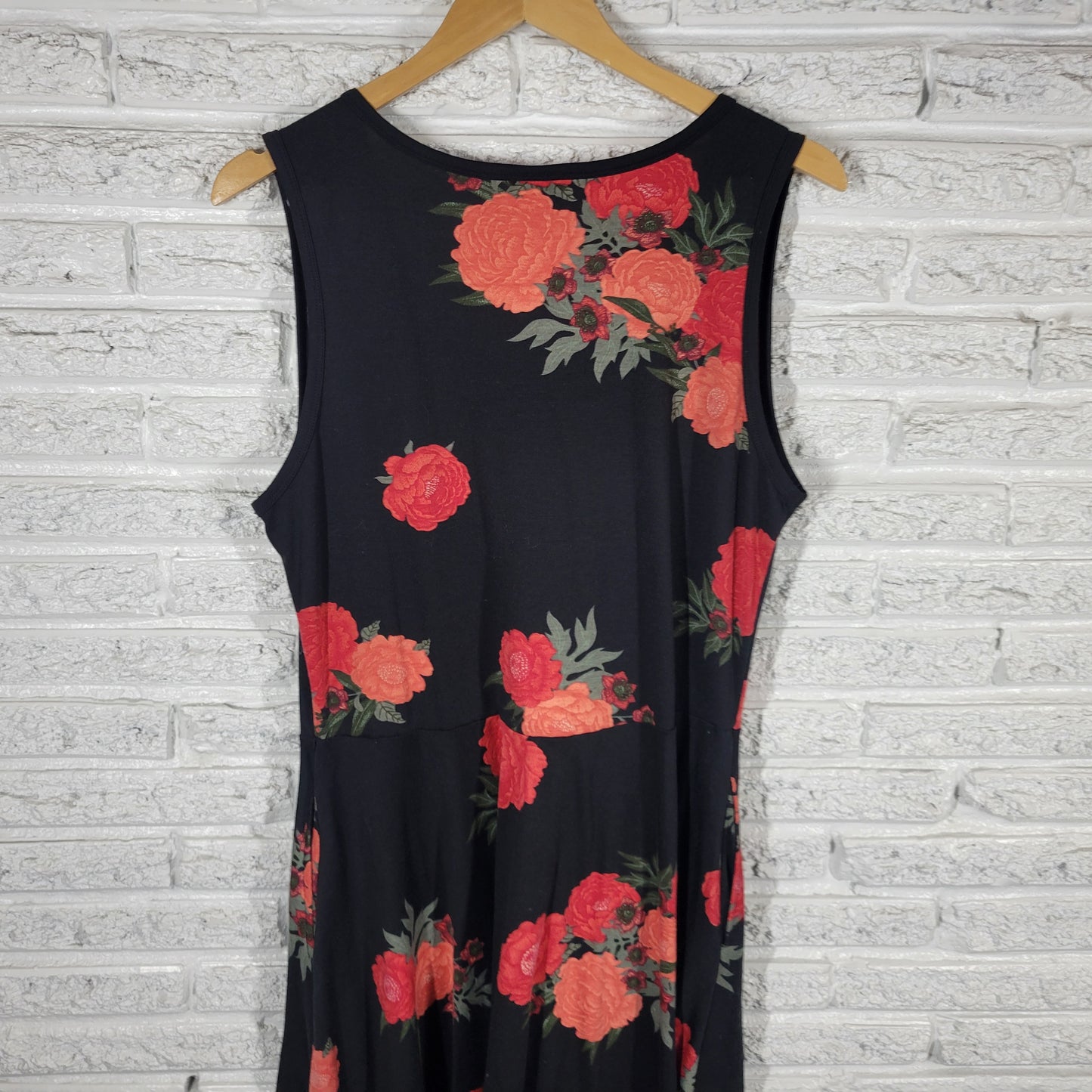 LuLaRoe Fit Flare Dress Womens XL Black Red Floral Tank Sleeveless FLO237E