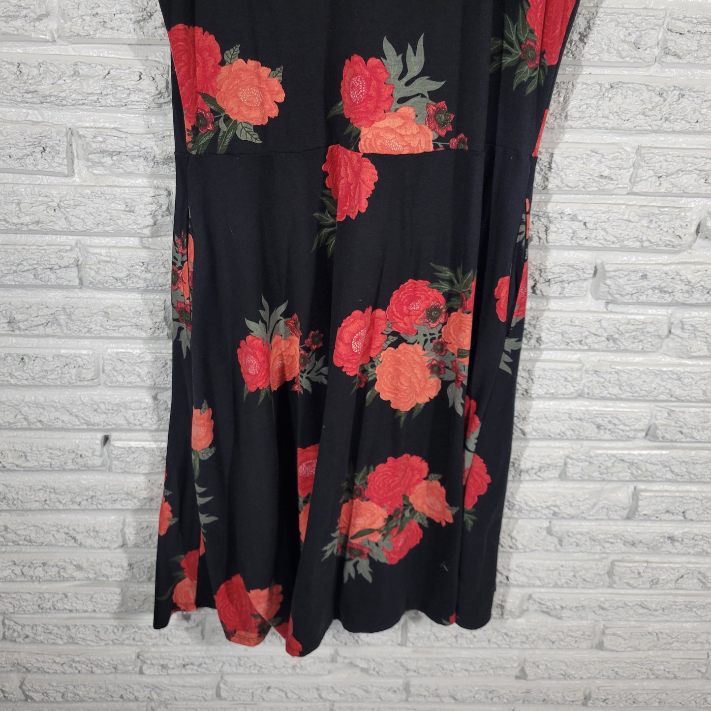 LuLaRoe Fit Flare Dress Womens XL Black Red Floral Tank Sleeveless FLO237E