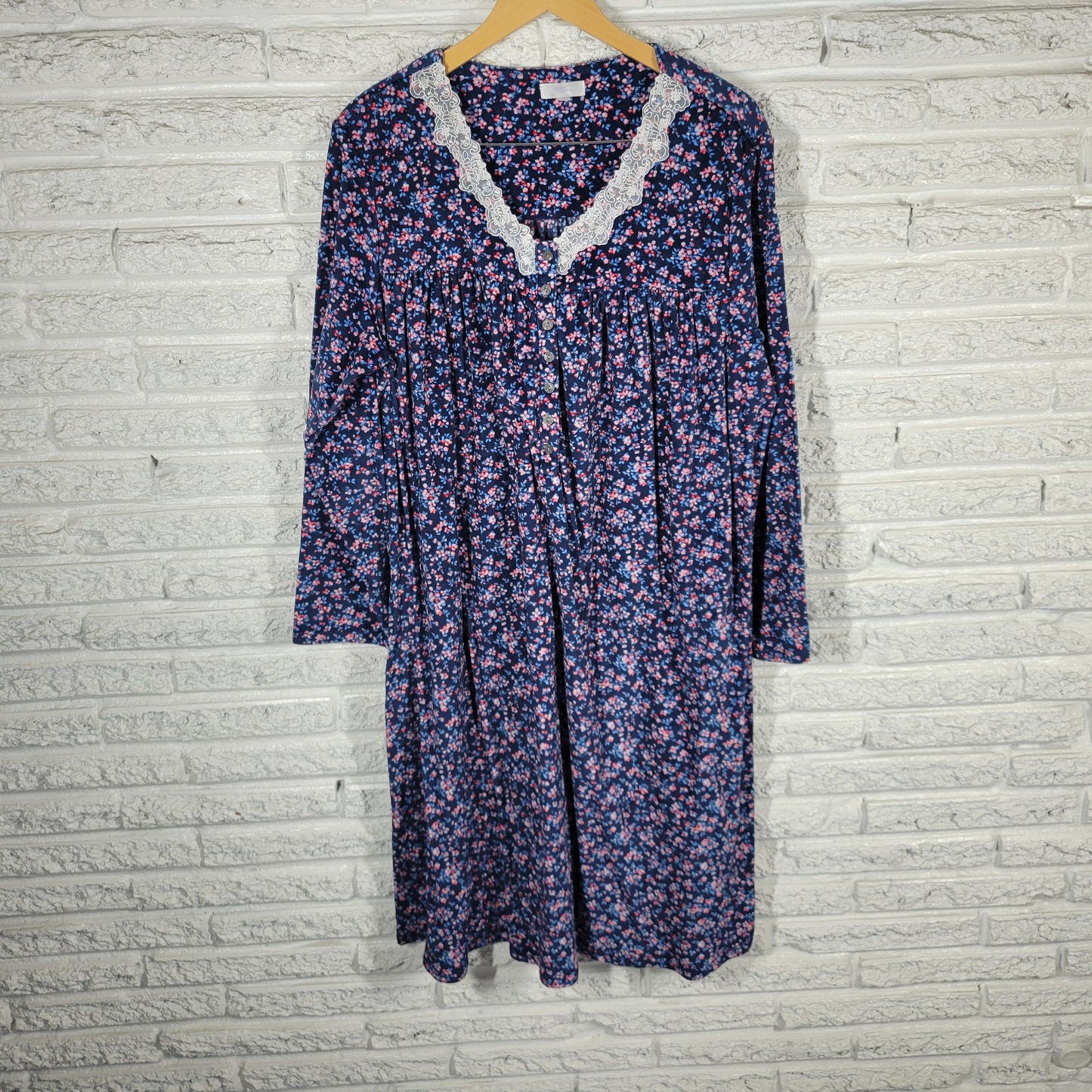 Secret Treasures 2X Velour Nightgown Blue Pink Floral Lace Trim Plus SWE113E