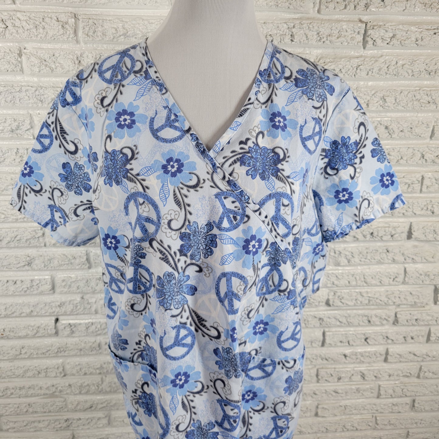 Unisex Scrub Top XL V-Neck Short Sleeve Blue Floral Peace Sign Print FLO46E