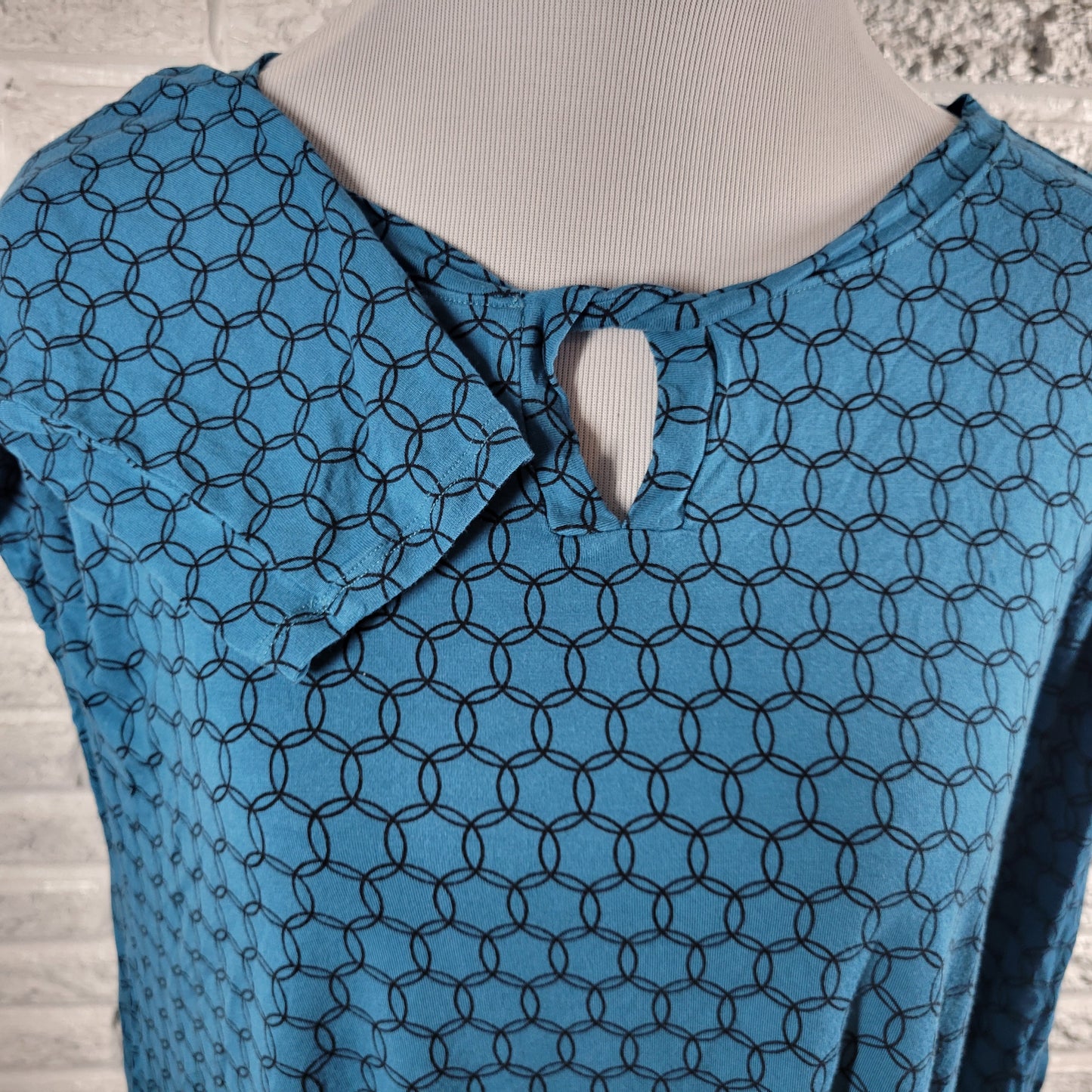 Croft & Barrow XXL Blue Geometric Keyhole Plus Size Rayon Stretch Top GEO177E