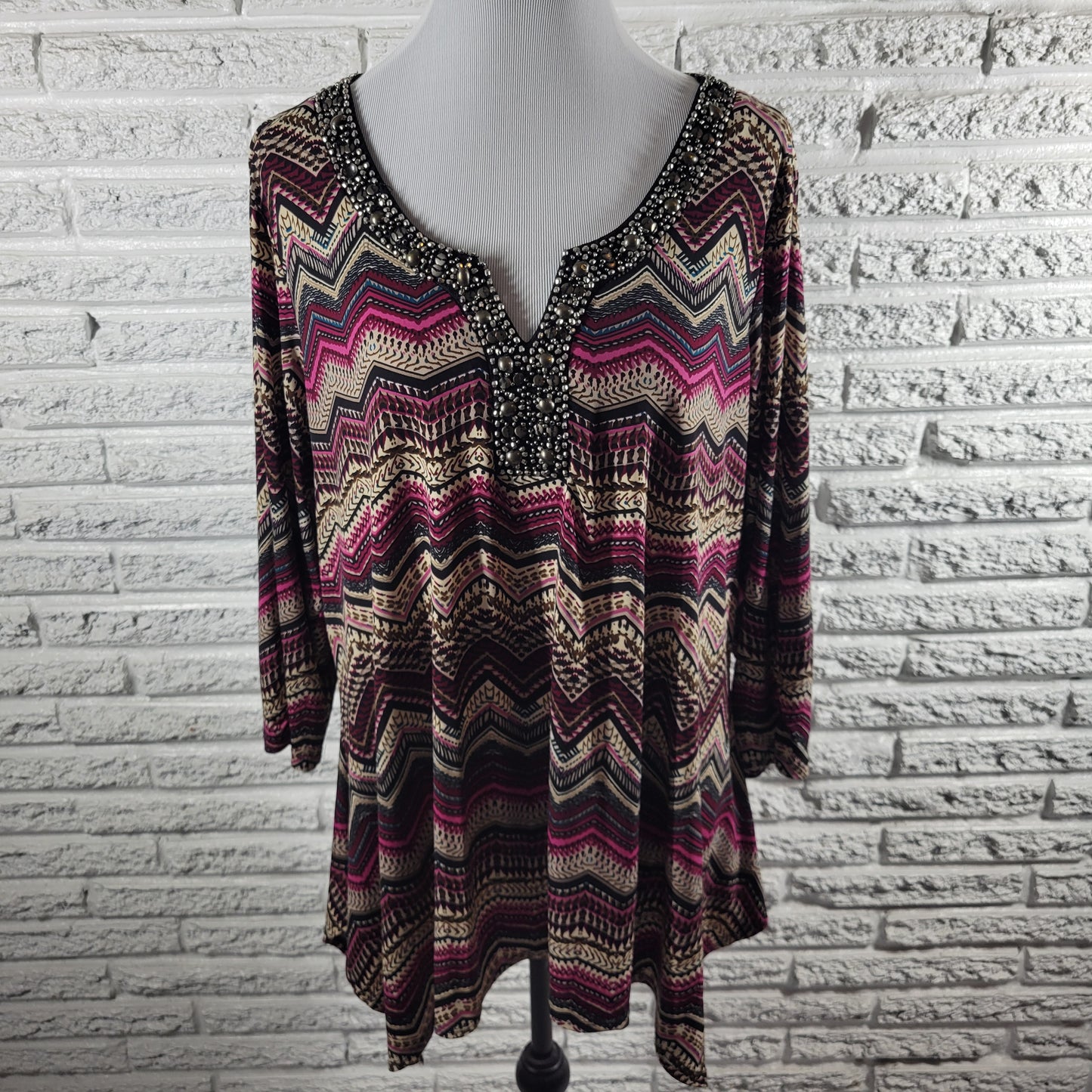 Avenue 18/20 Top Purple Black Geometric Zig Zag V Neck 3/4 Sleeve Studs GEO170E