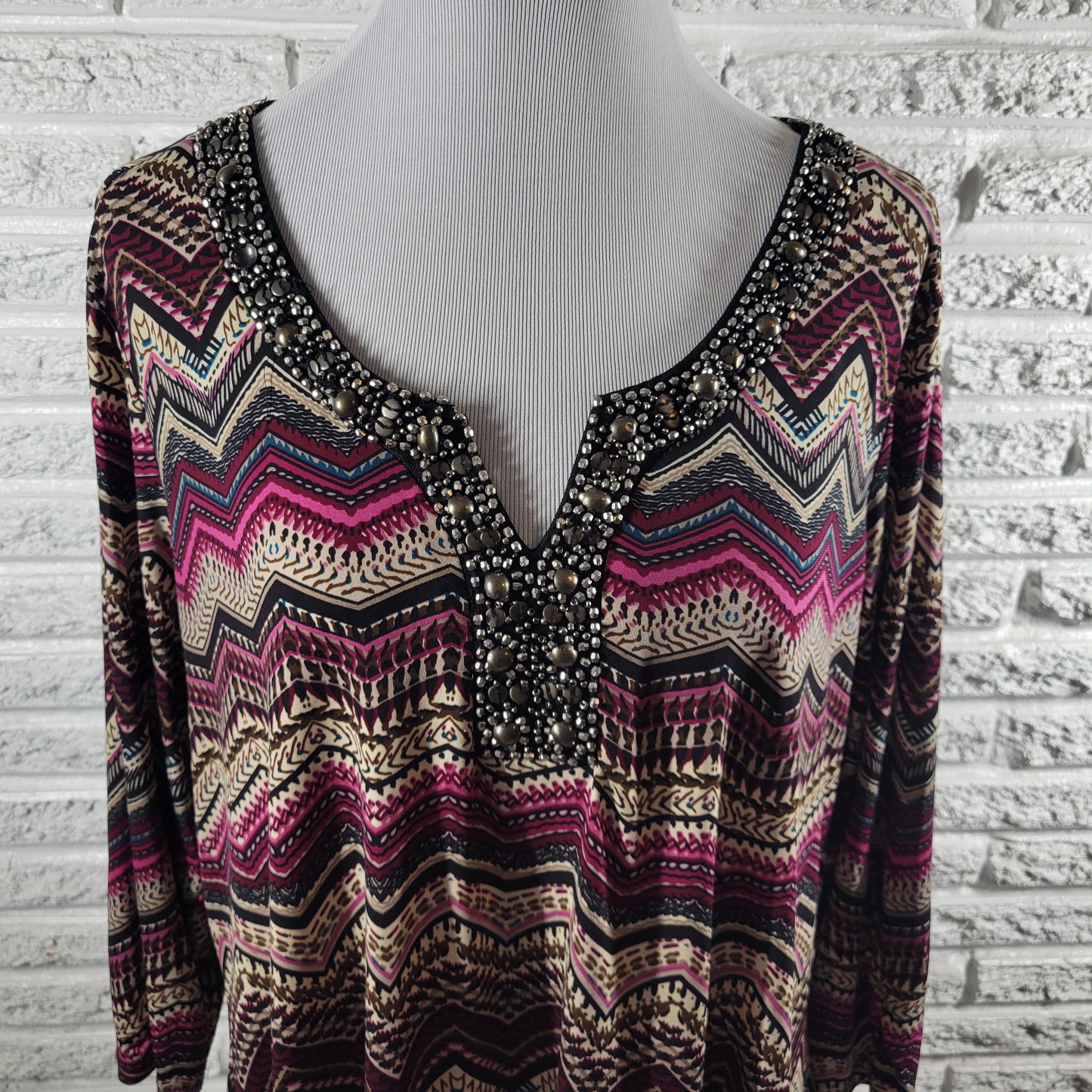 Avenue 18/20 Top Purple Black Geometric Zig Zag V Neck 3/4 Sleeve Studs GEO170E