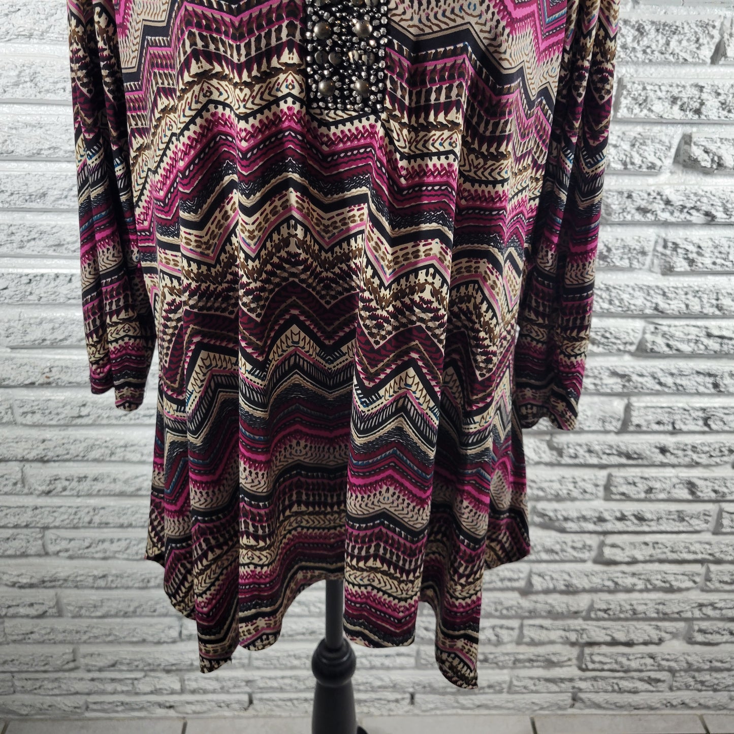 Avenue 18/20 Top Purple Black Geometric Zig Zag V Neck 3/4 Sleeve Studs GEO170E