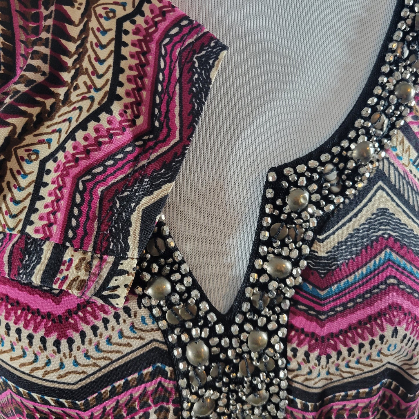 Avenue 18/20 Top Purple Black Geometric Zig Zag V Neck 3/4 Sleeve Studs GEO170E
